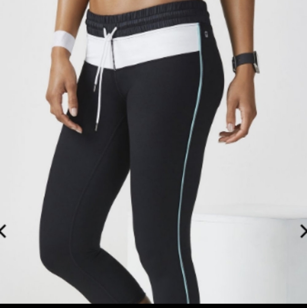 Fabletics Beckham Capris Black Teal Size Medium
